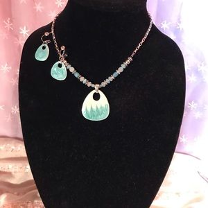 Elegant faux turquoise necklace/earring set 💕💕